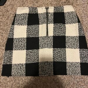 Wore once and its in good condition!🖤